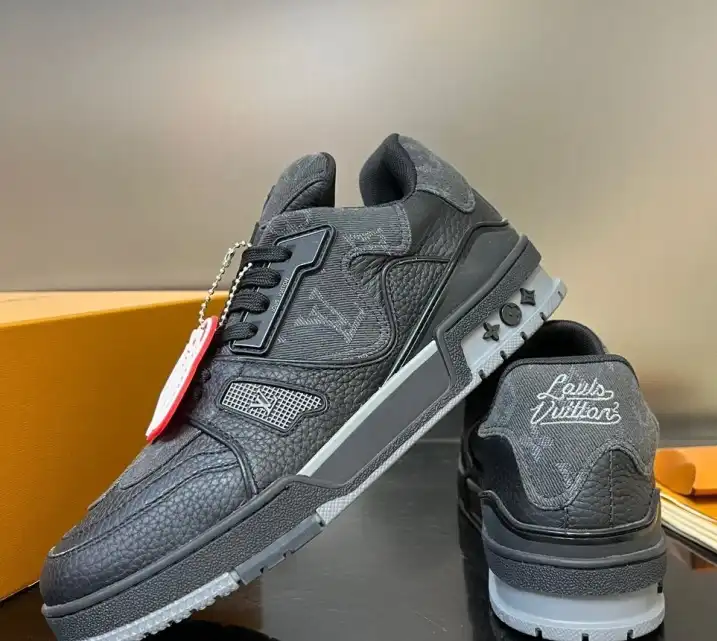 hype Louis Vuitton Sneakers