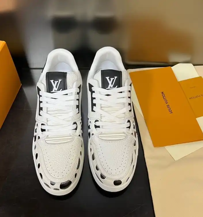 hype Louis Vuitton Sneakers