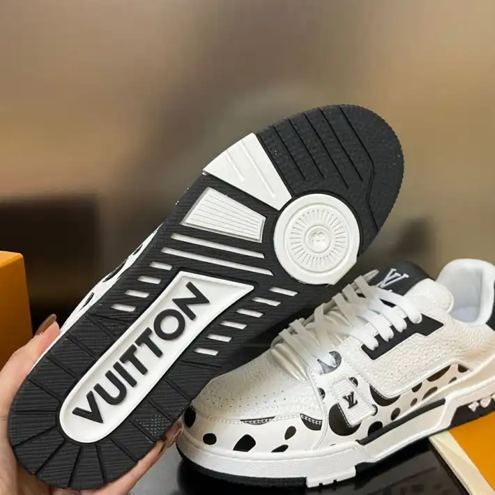 hype Louis Vuitton Sneakers