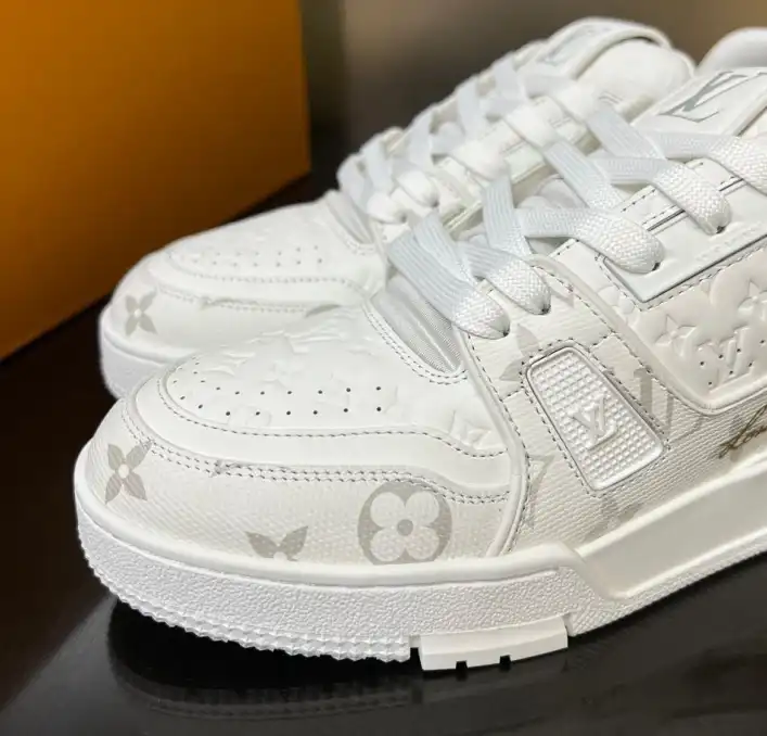 hype Louis Vuitton Sneakers