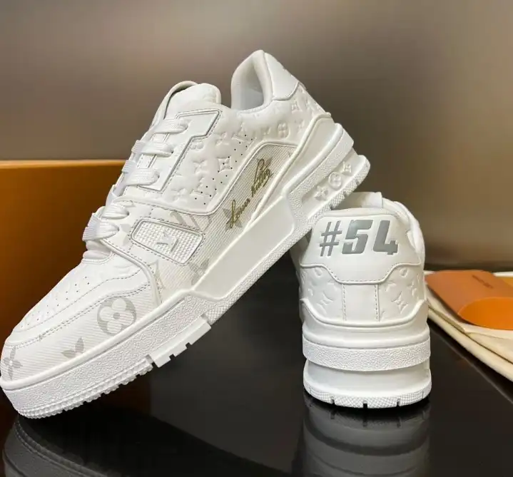 hype Louis Vuitton Sneakers