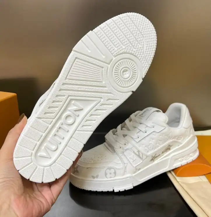 hype Louis Vuitton Sneakers