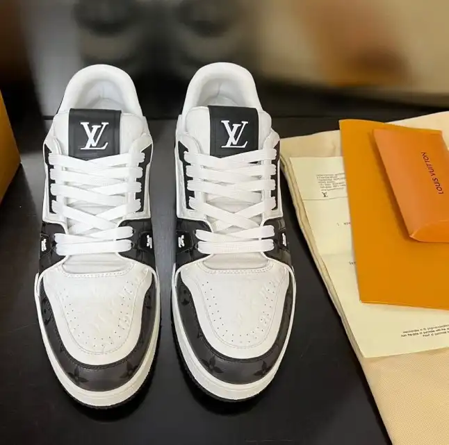 hype Louis Vuitton Sneakers