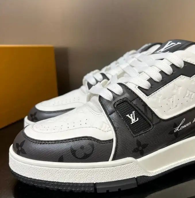 hype Louis Vuitton Sneakers