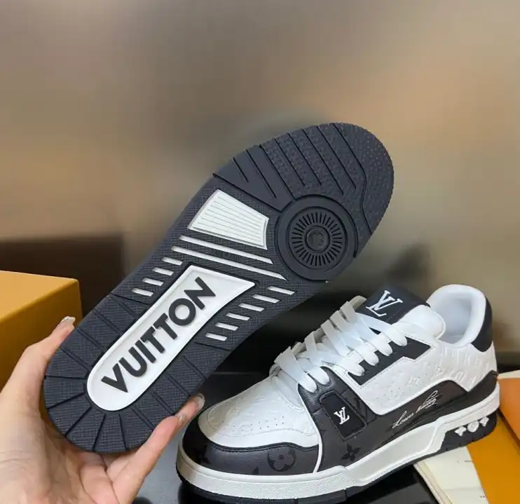 hype Louis Vuitton Sneakers