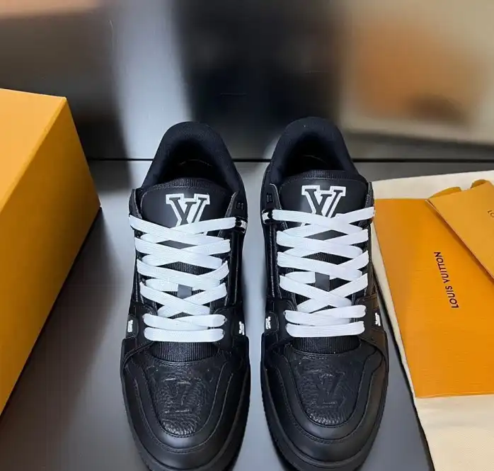 hype Louis Vuitton Sneakers