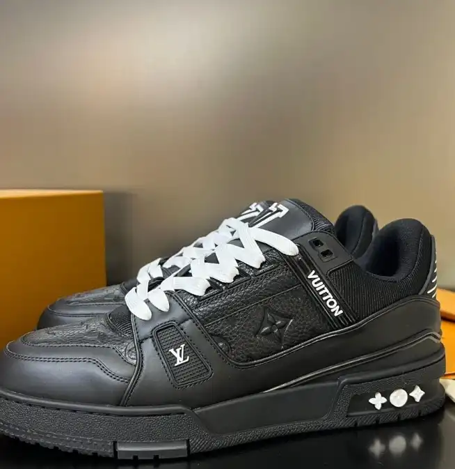 hype Louis Vuitton Sneakers