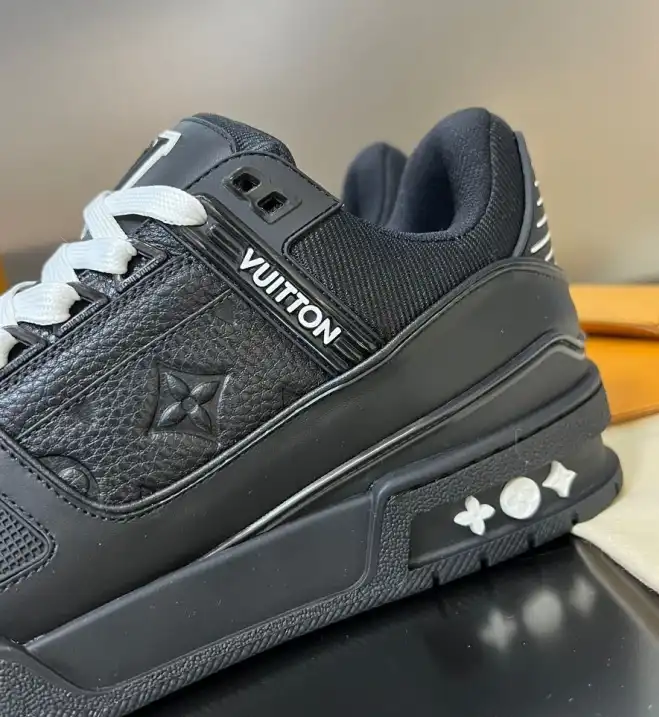 hype Louis Vuitton Sneakers