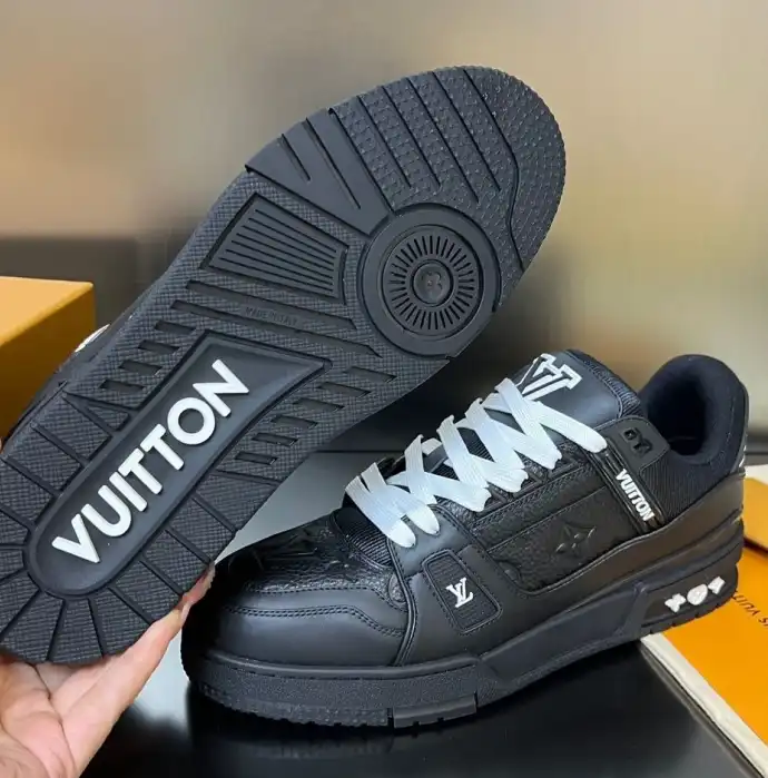 hype Louis Vuitton Sneakers