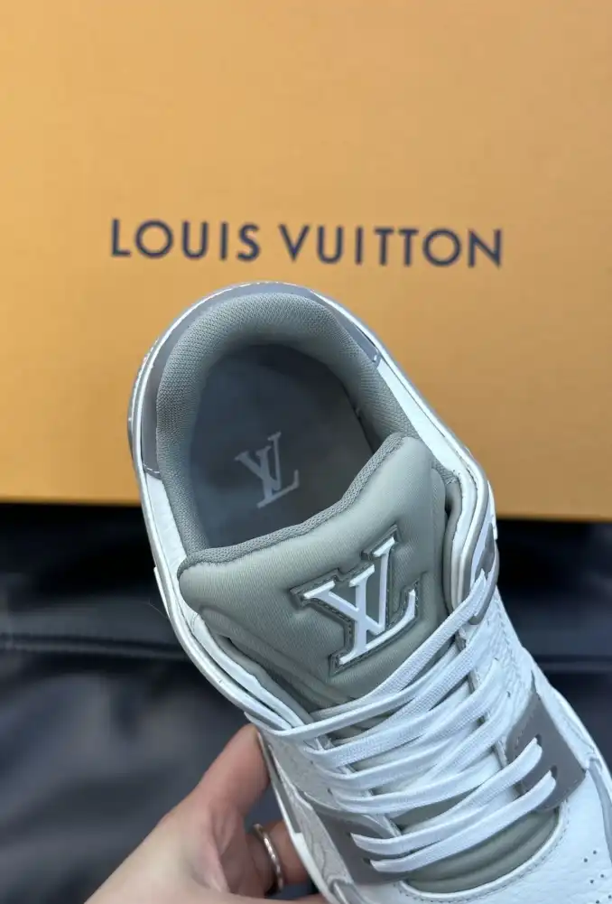 hype Louis Vuitton Sneakers