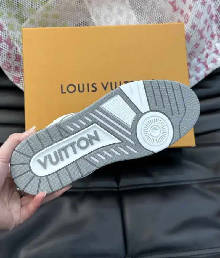 hype Louis Vuitton Sneakers