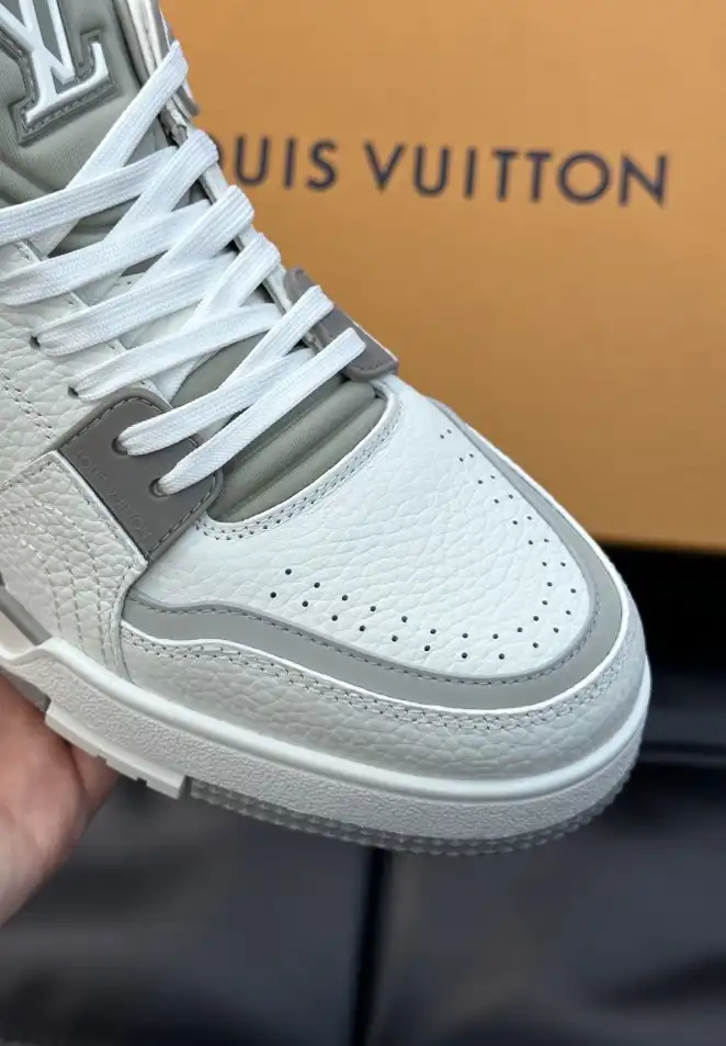 hype Louis Vuitton Sneakers