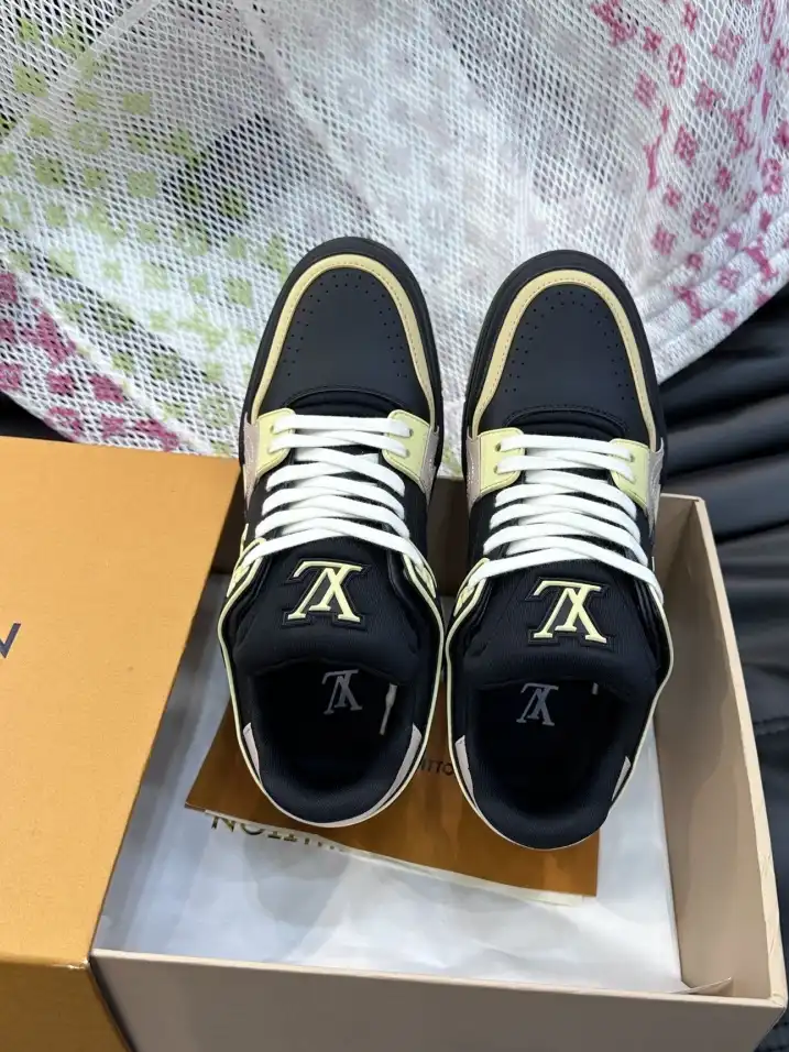 hype Louis Vuitton Sneakers