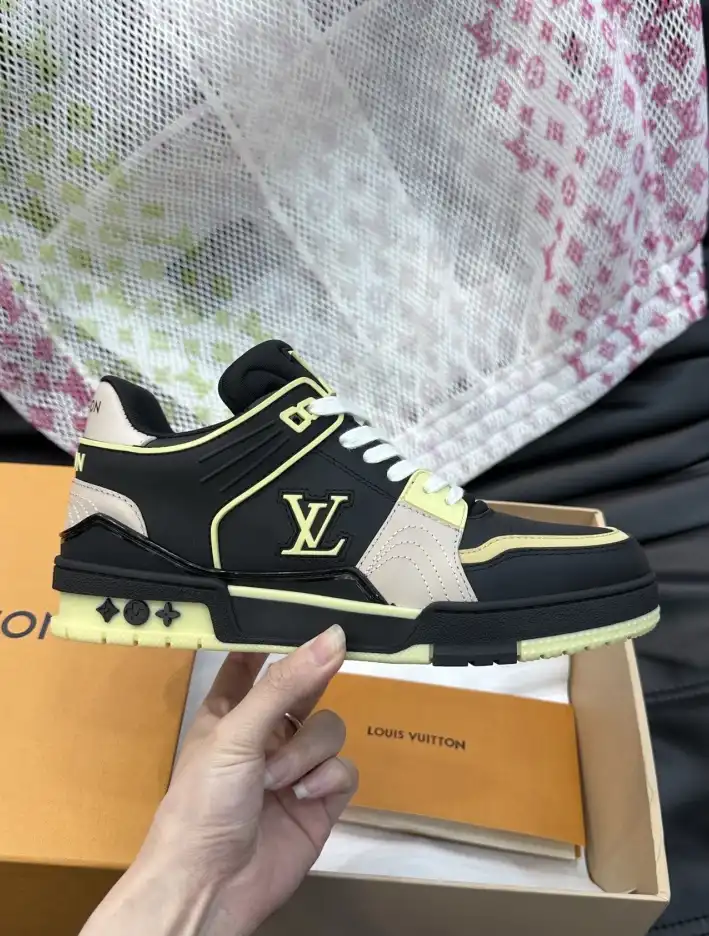 hype Louis Vuitton Sneakers