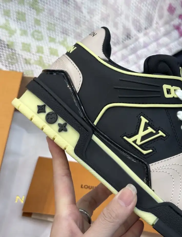 hype Louis Vuitton Sneakers