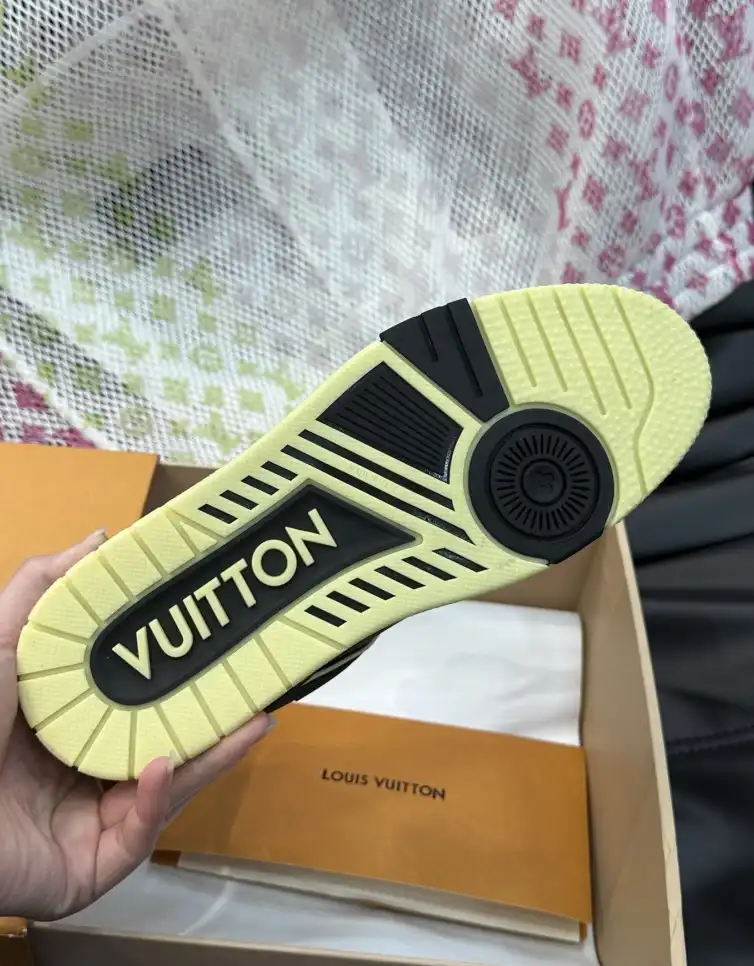 hype Louis Vuitton Sneakers