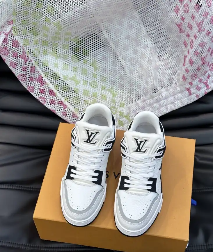 hype Louis Vuitton Sneakers