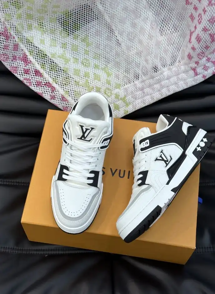 hype Louis Vuitton Sneakers