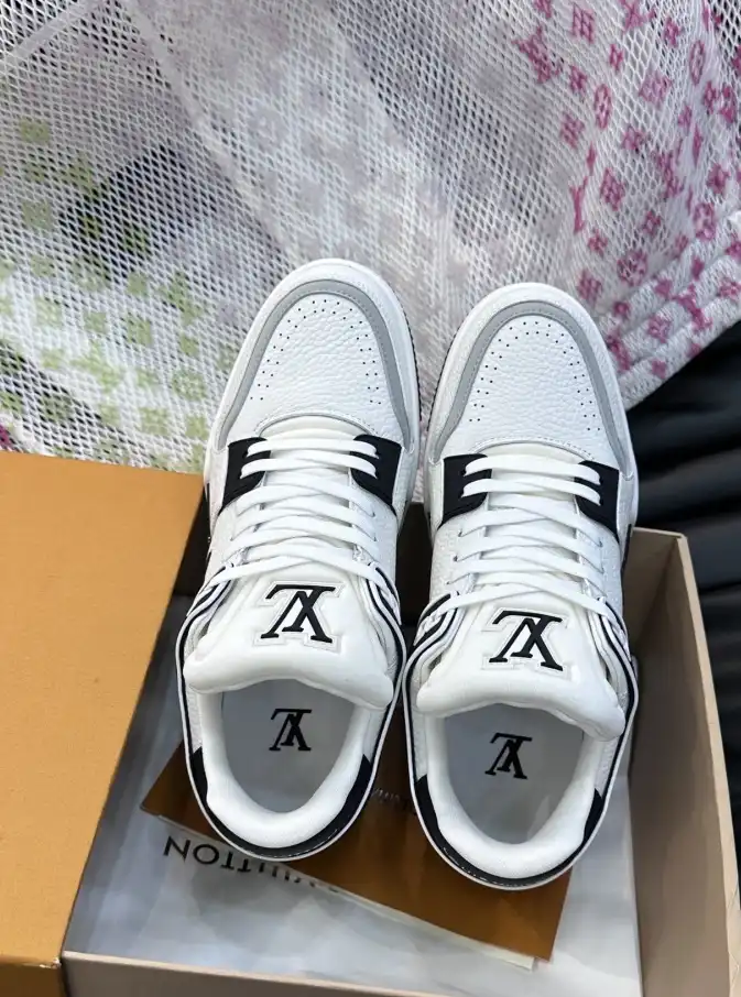 hype Louis Vuitton Sneakers