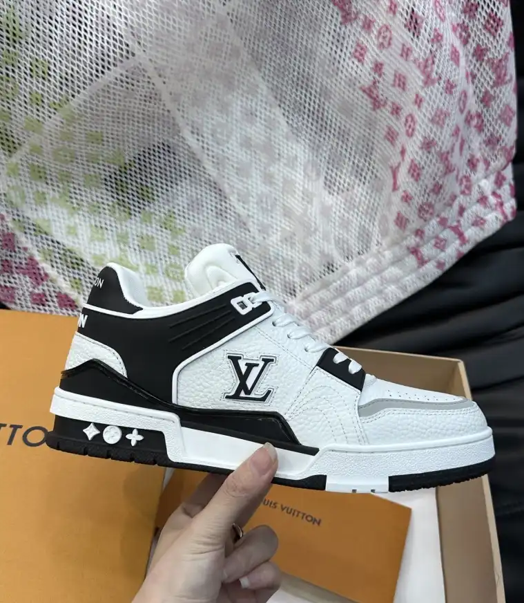 hype Louis Vuitton Sneakers