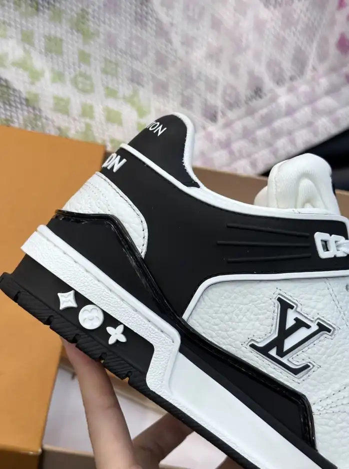 hype Louis Vuitton Sneakers