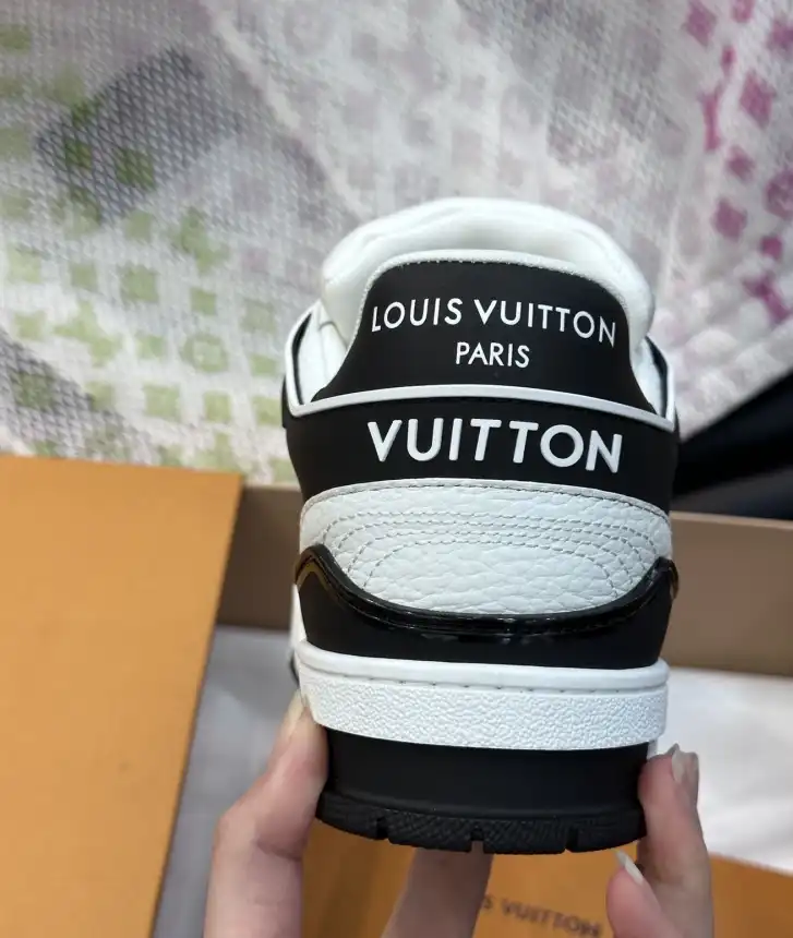 hype Louis Vuitton Sneakers