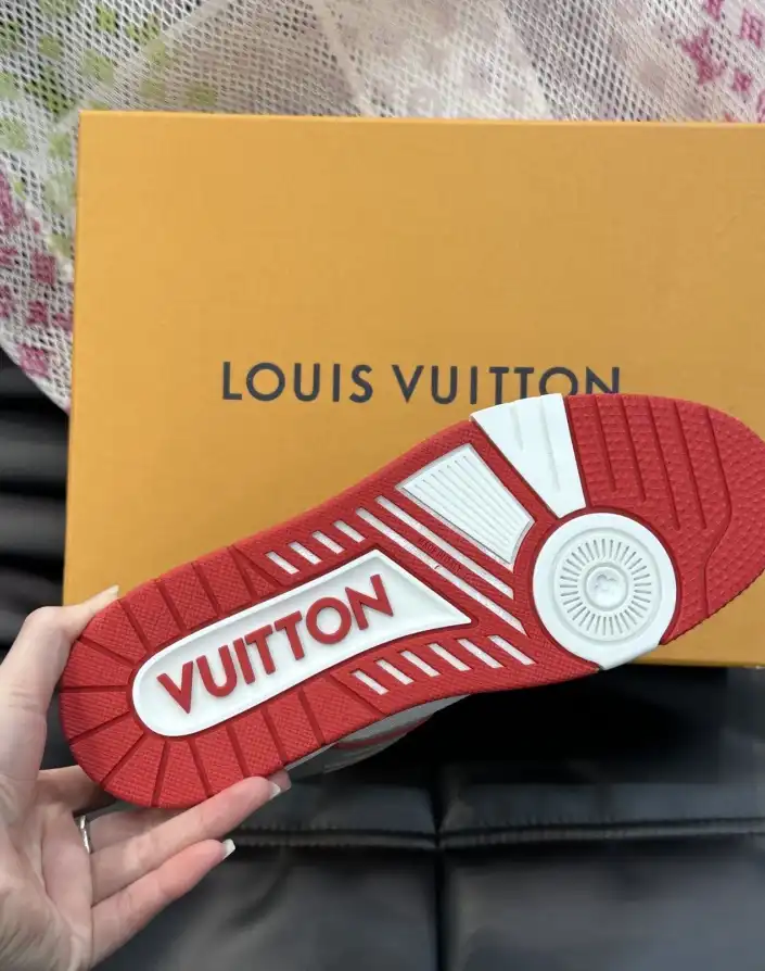 hype Louis Vuitton Sneakers