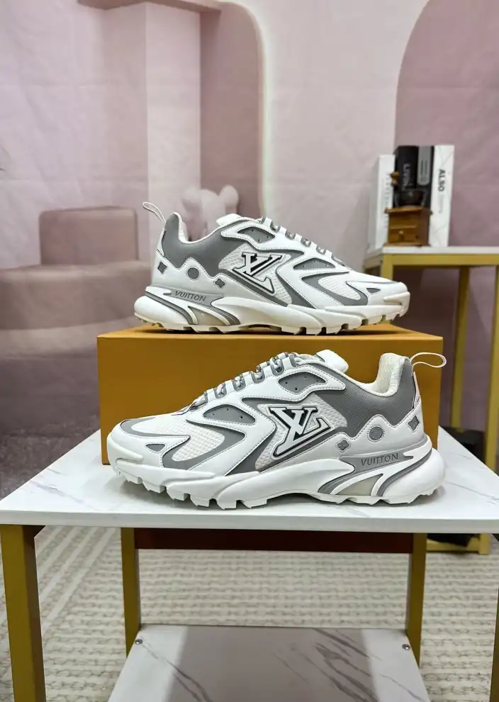 hype Louis Vuitton Sneakers