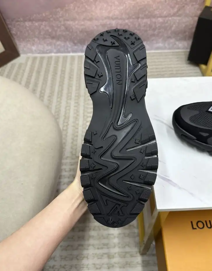 hype Louis Vuitton Sneakers