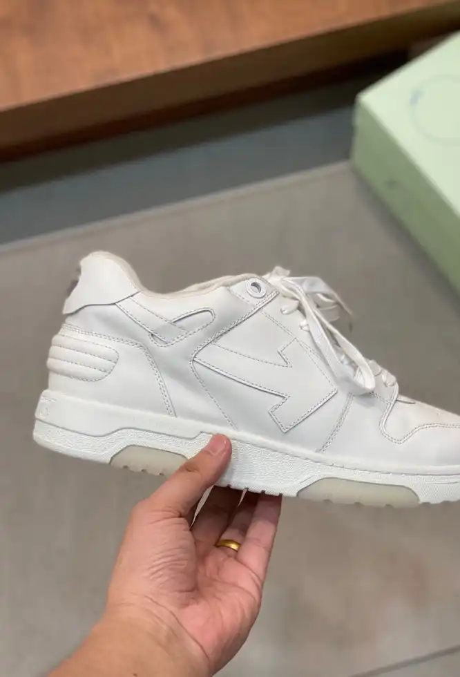 hype Off-White Sneakers