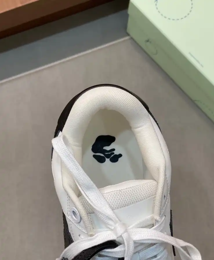 hype Off-White Sneakers