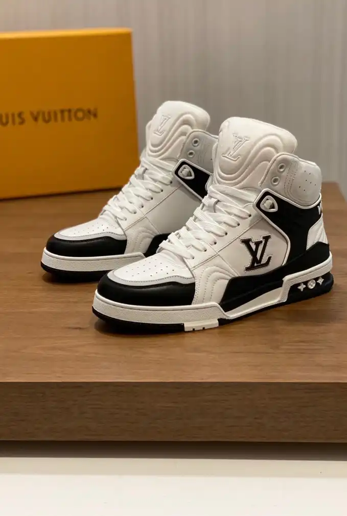 hype Louis Vuitton Sneakers