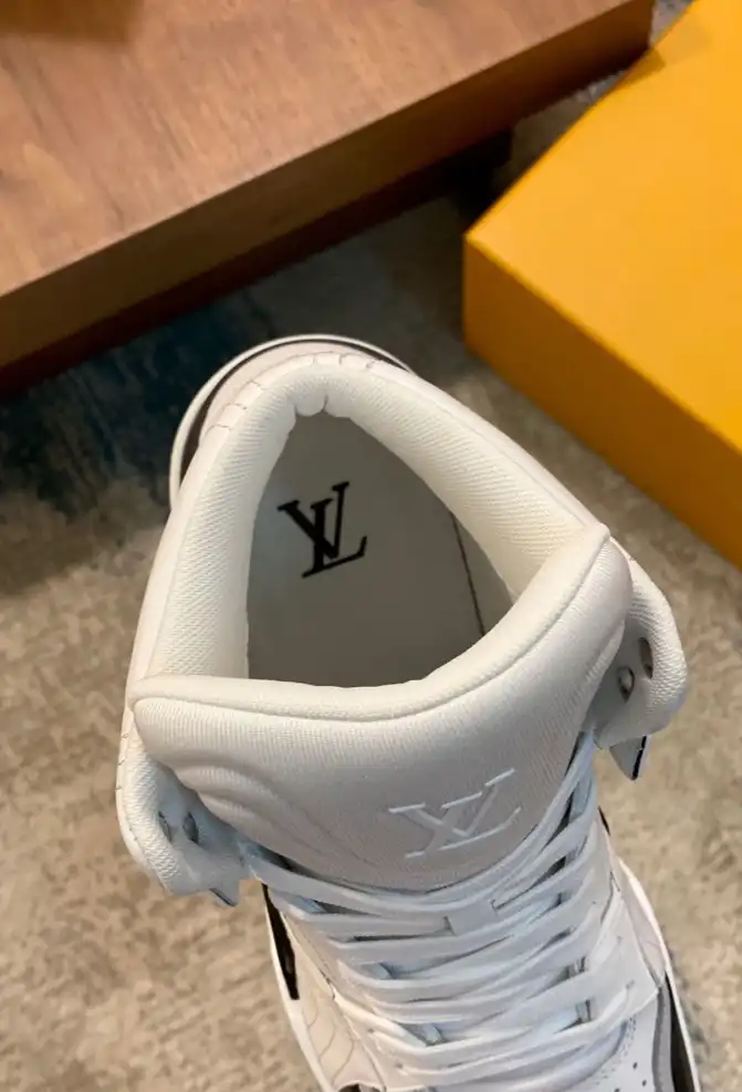 hype Louis Vuitton Sneakers