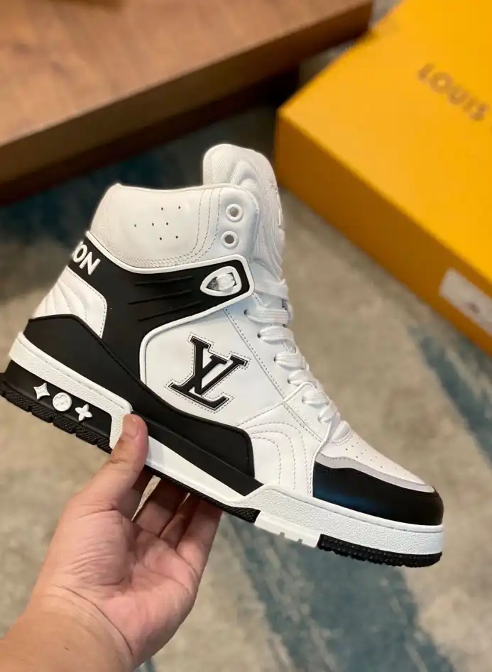 hype Louis Vuitton Sneakers