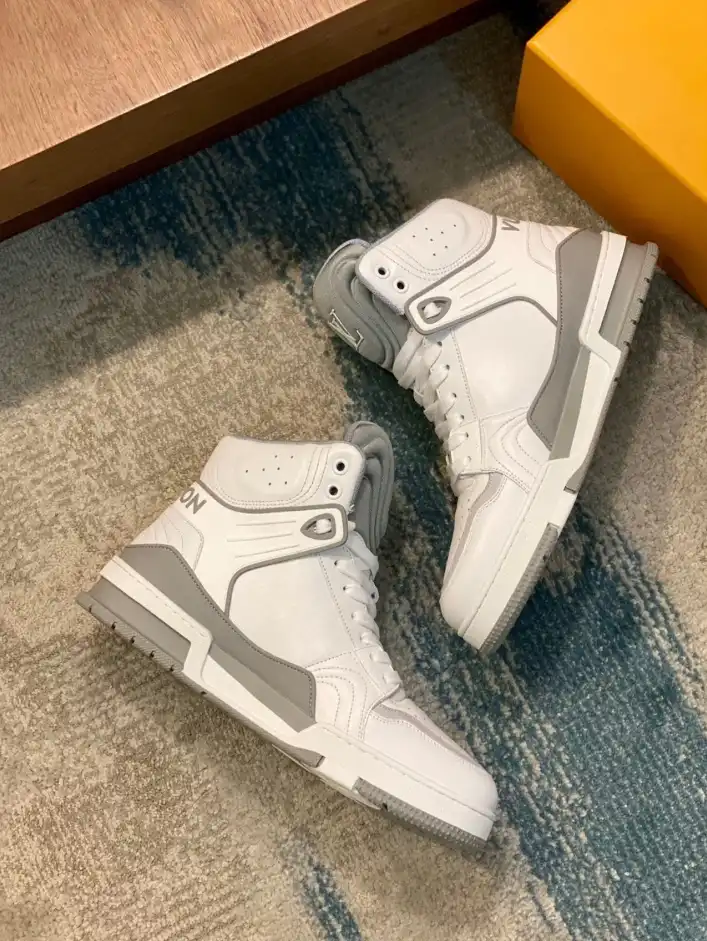 hype Louis Vuitton Sneakers