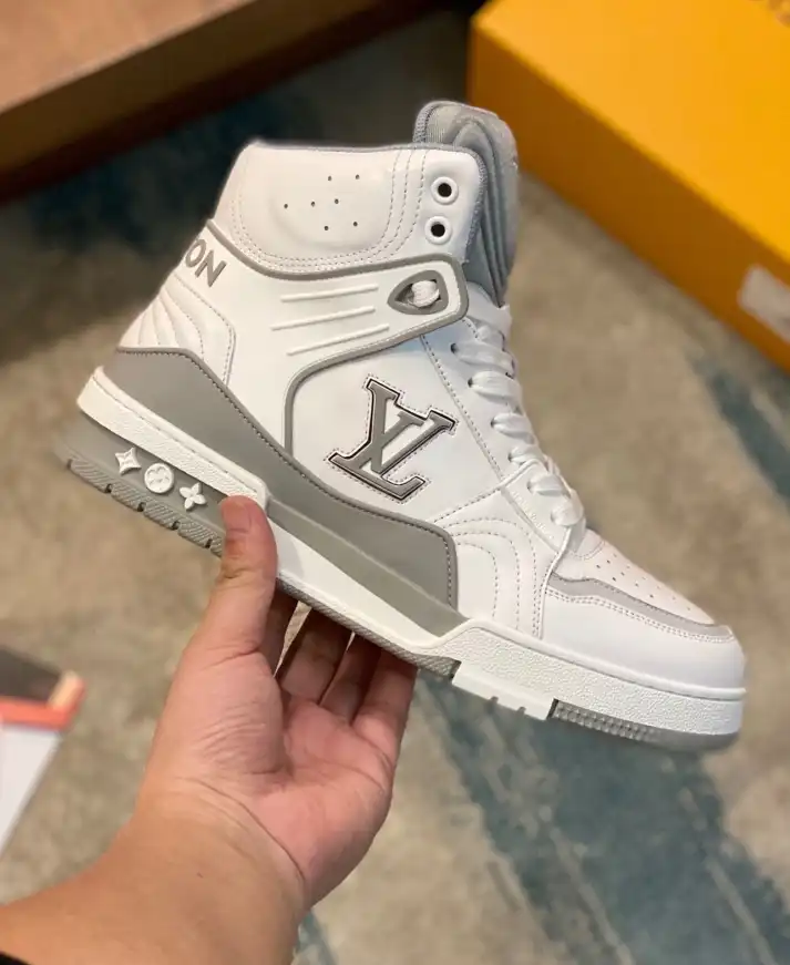 hype Louis Vuitton Sneakers