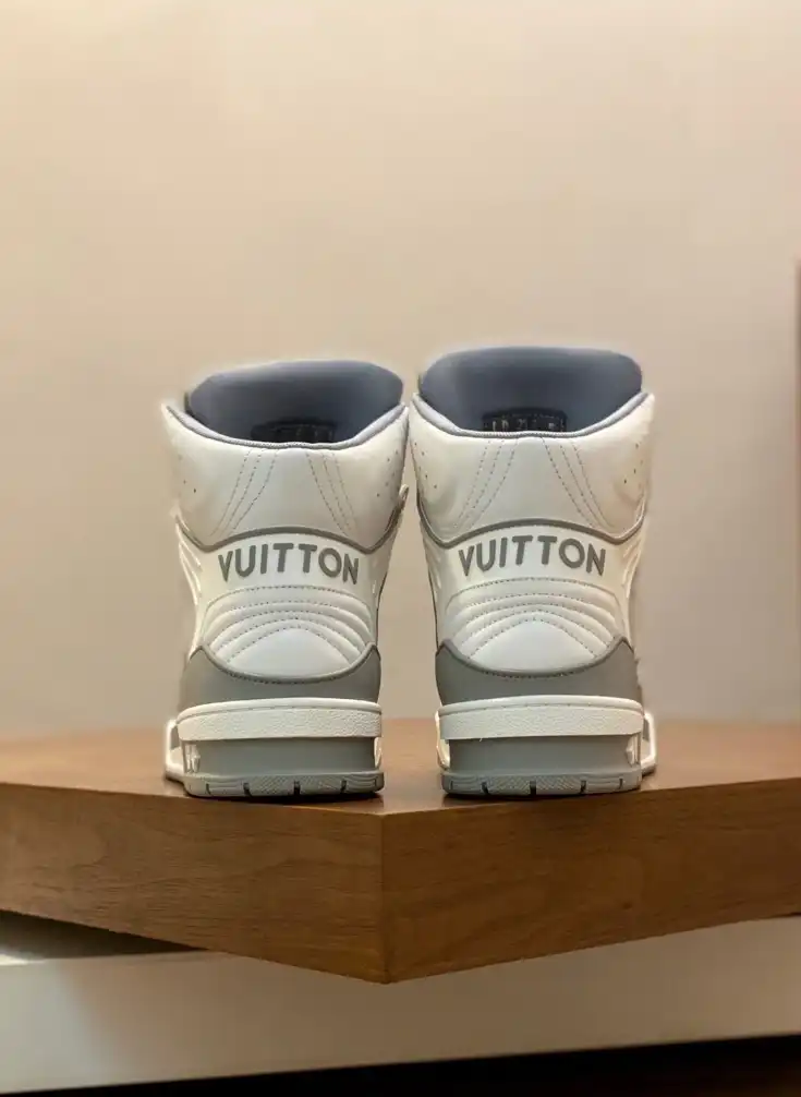 hype Louis Vuitton Sneakers