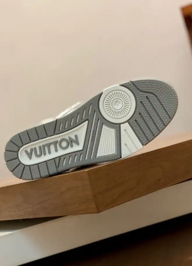 hype Louis Vuitton Sneakers