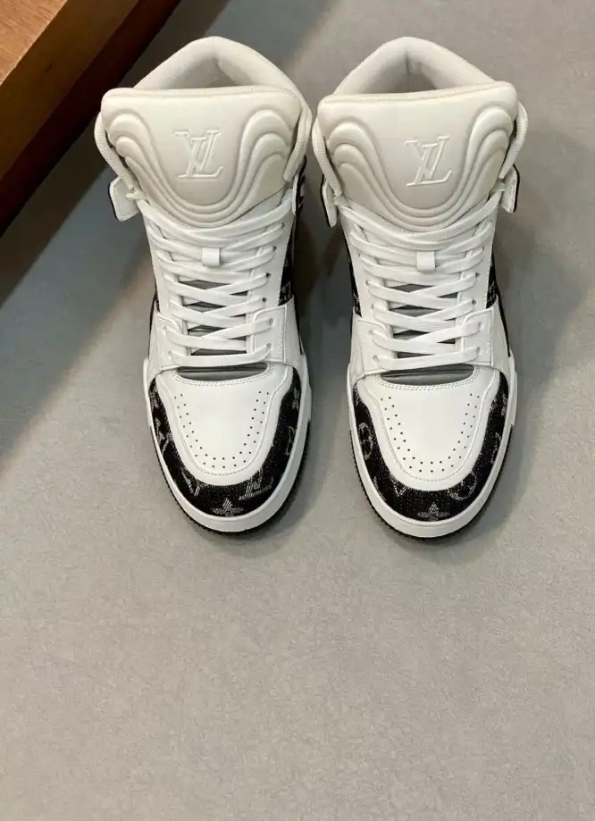 hype Louis Vuitton Sneakers