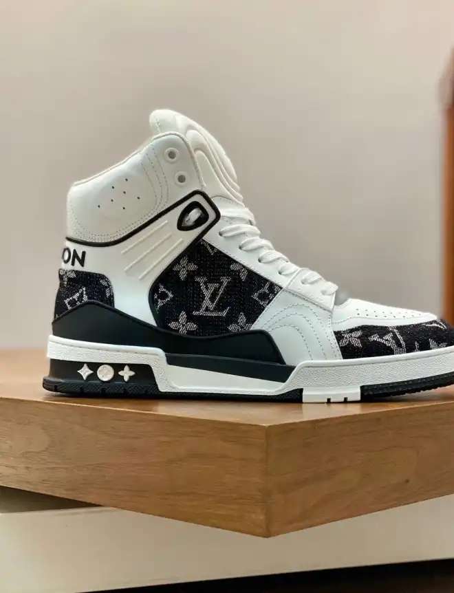 hype Louis Vuitton Sneakers