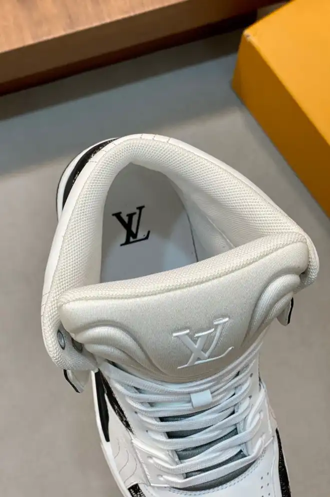 hype Louis Vuitton Sneakers