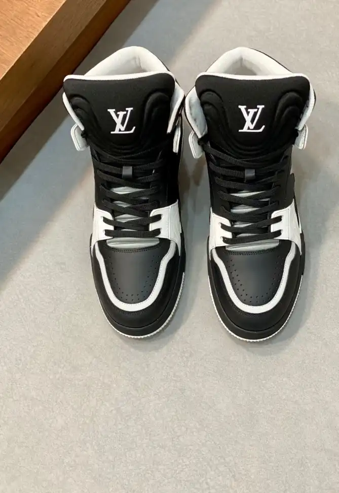 hype Louis Vuitton Sneakers