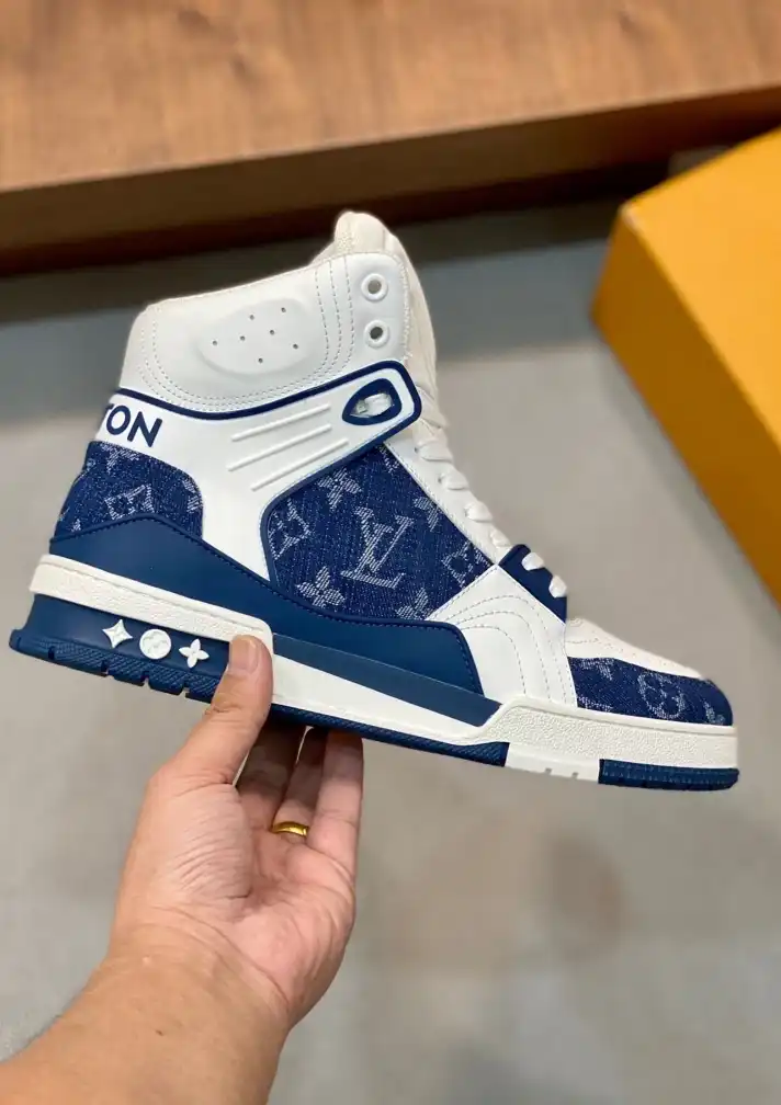 hype Louis Vuitton Sneakers