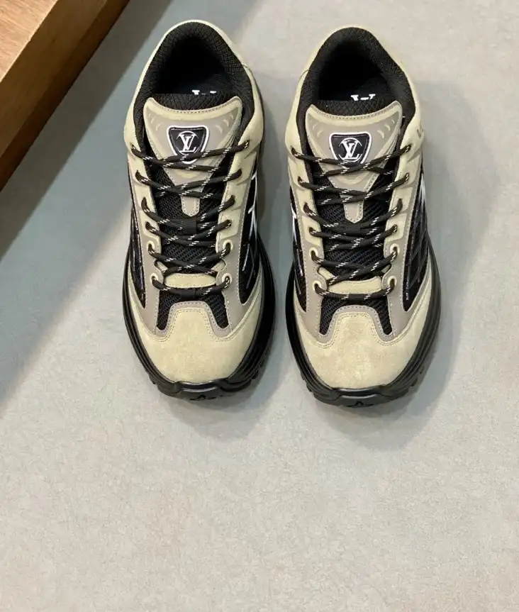 hype Louis Vuitton Sneakers