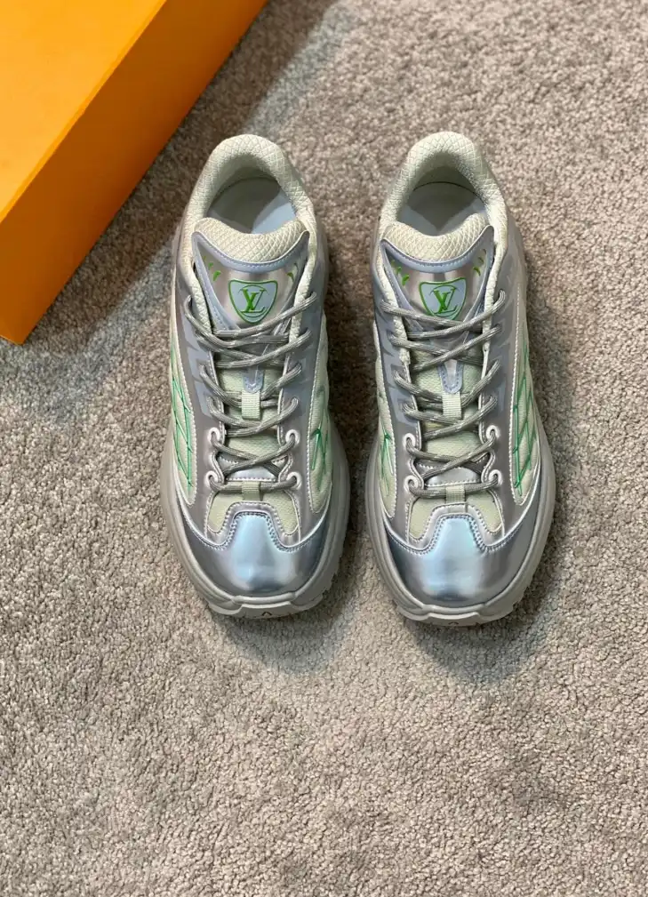 hype Louis Vuitton Sneakers