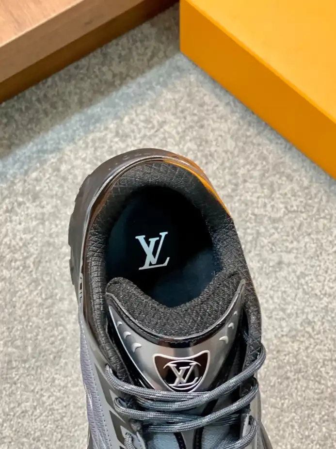 hype Louis Vuitton Sneakers