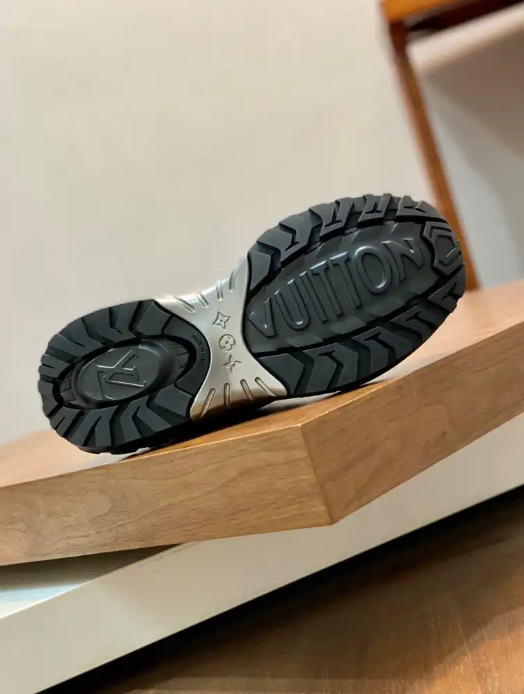 hype Louis Vuitton Sneakers