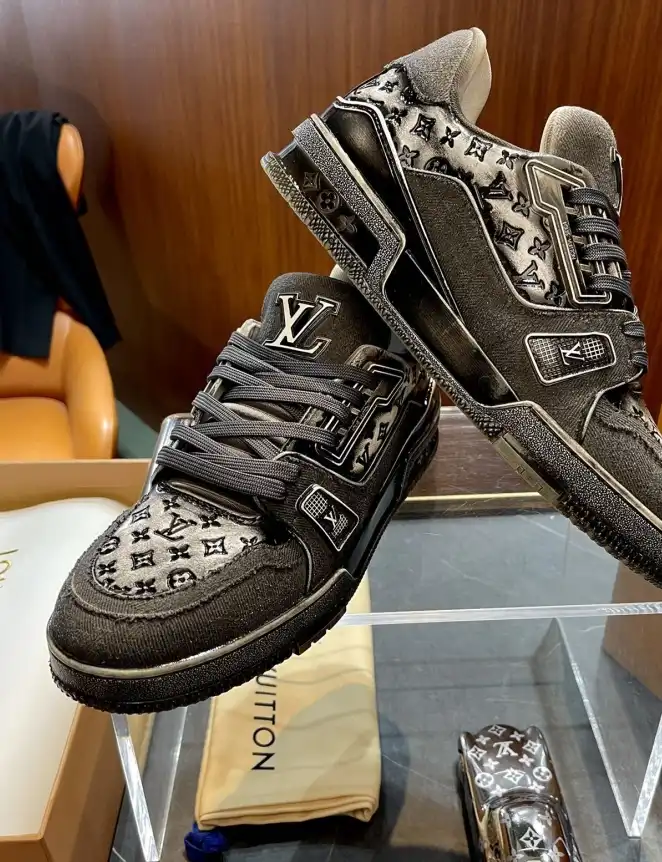 hype Louis Vuitton Sneakers