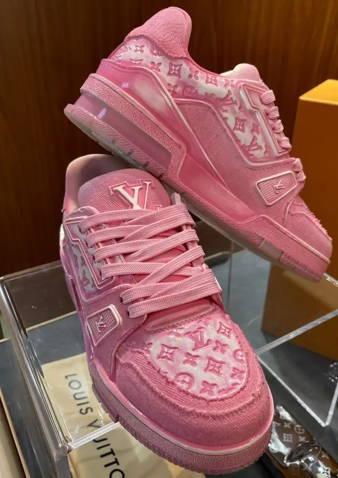 hype Louis Vuitton Sneakers