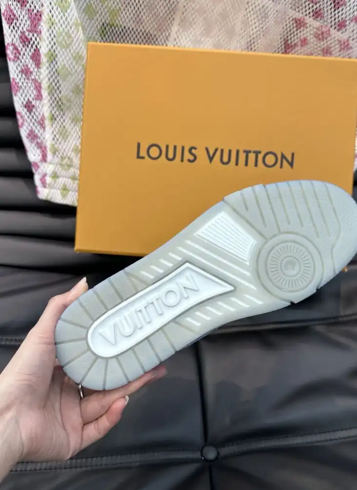 hype Louis Vuitton Sneakers